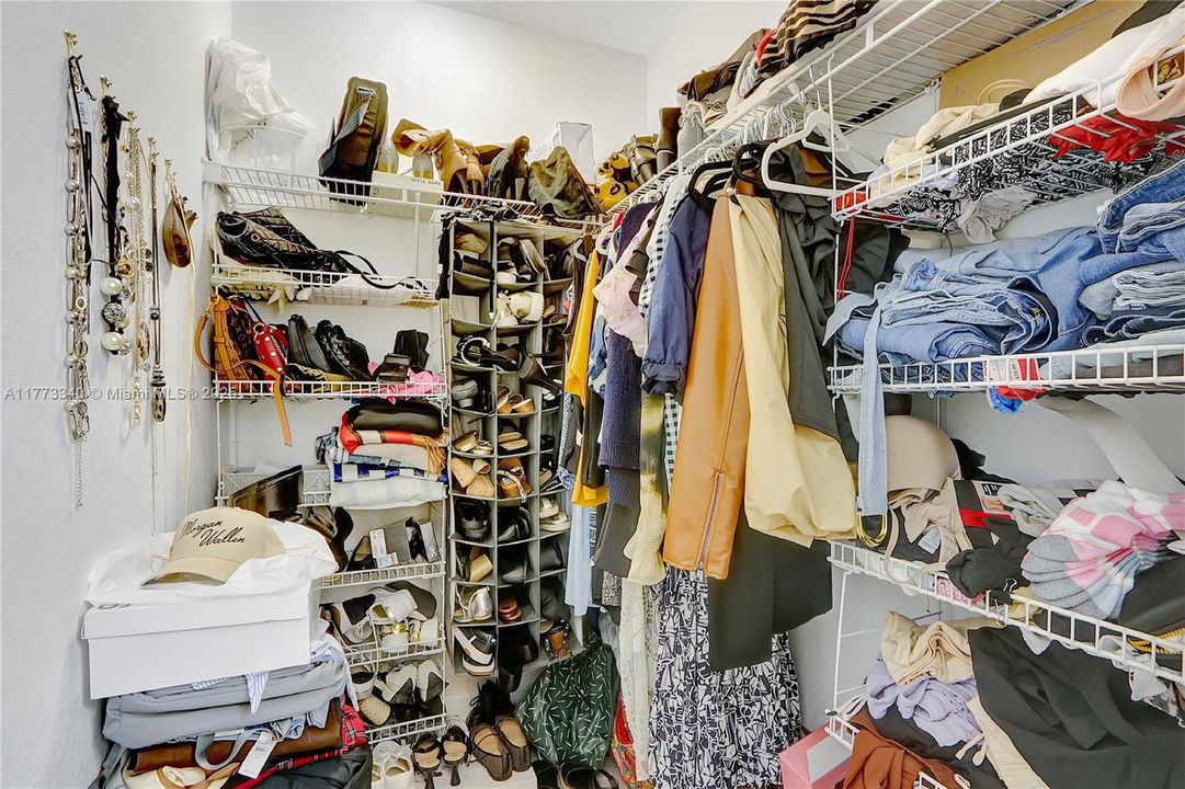 Recently Sold: $379,999 (3 beds, 2 baths, 1515 Square Feet)