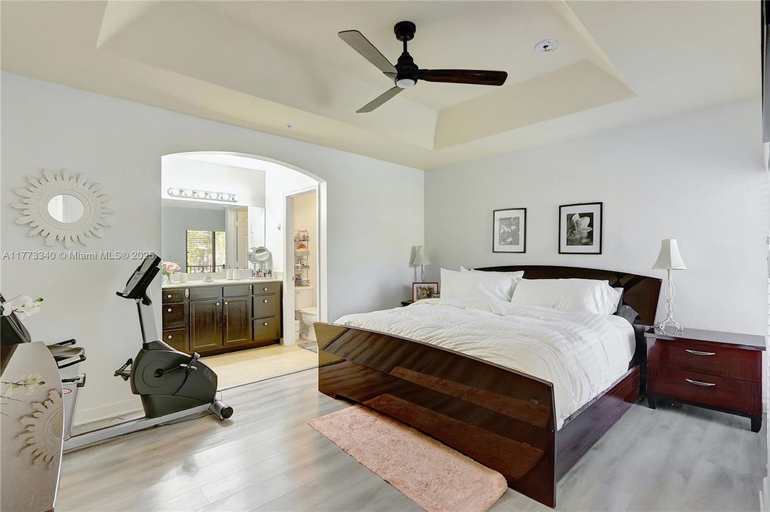 Recently Sold: $379,999 (3 beds, 2 baths, 1515 Square Feet)