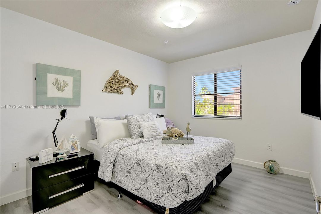 Recently Sold: $379,999 (3 beds, 2 baths, 1515 Square Feet)