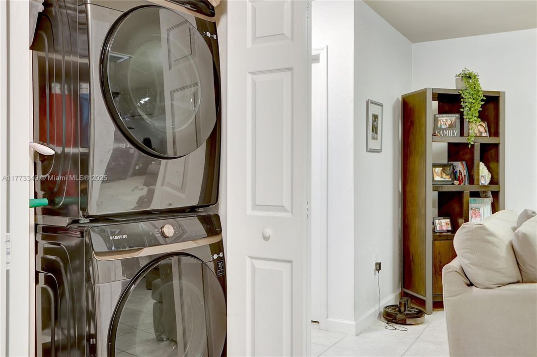 Recently Sold: $379,999 (3 beds, 2 baths, 1515 Square Feet)