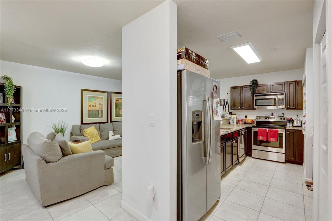 Recently Sold: $379,999 (3 beds, 2 baths, 1515 Square Feet)