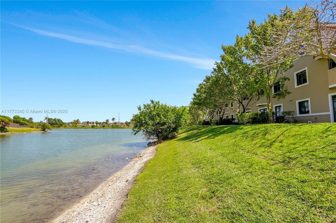 Recently Sold: $379,999 (3 beds, 2 baths, 1515 Square Feet)