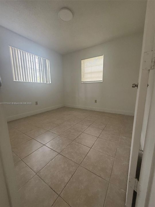 Recently Sold: $445,000 (4 beds, 2 baths, 1265 Square Feet)