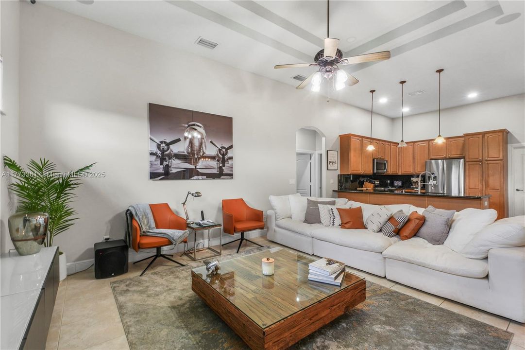 最近租的: $2,750 (3 贝兹, 2 浴室, 2367 平方英尺)