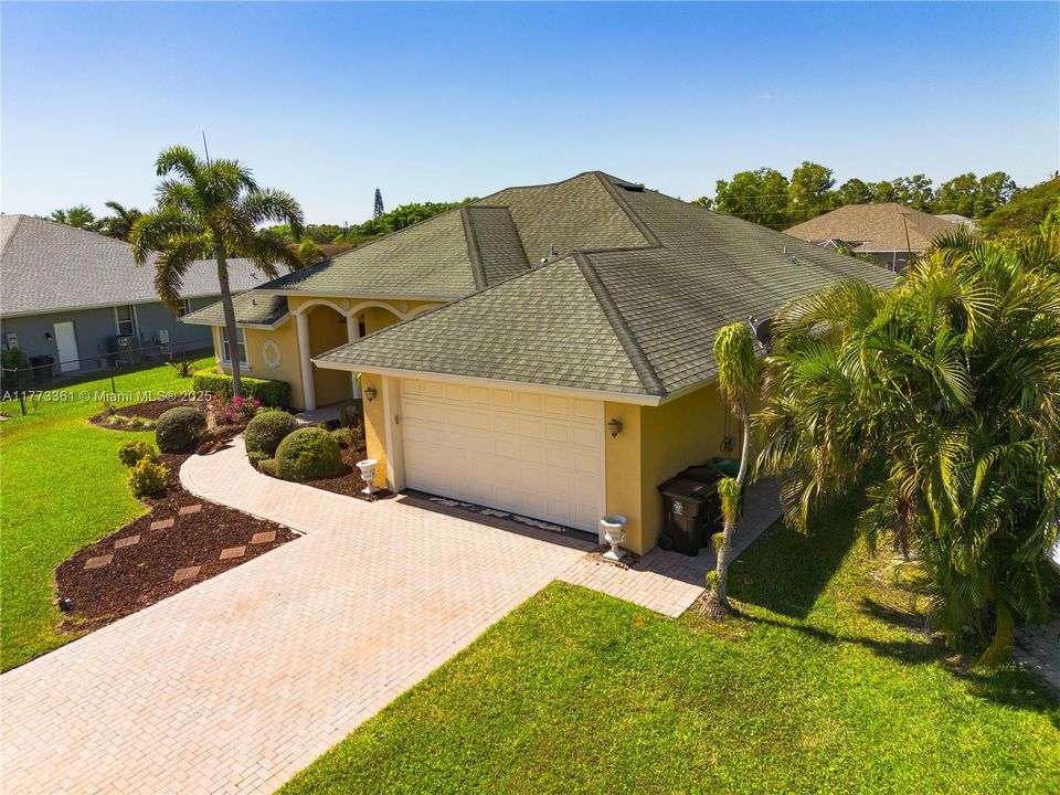 最近租的: $2,750 (3 贝兹, 2 浴室, 2367 平方英尺)