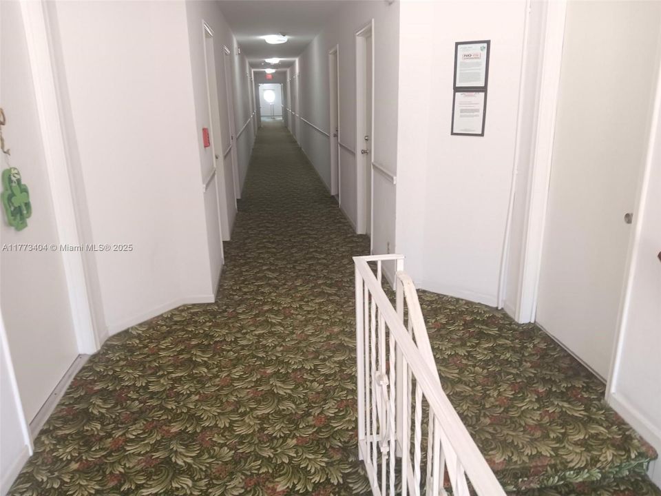 最近售出: $90,000 (1 贝兹, 1 浴室, 650 平方英尺)