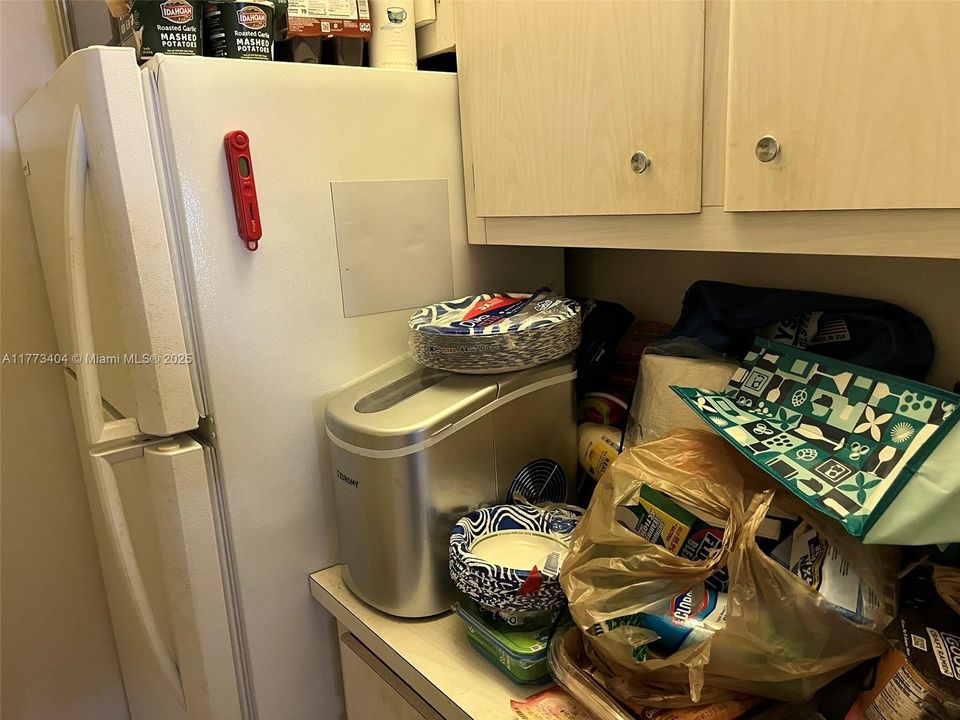 最近售出: $90,000 (1 贝兹, 1 浴室, 650 平方英尺)