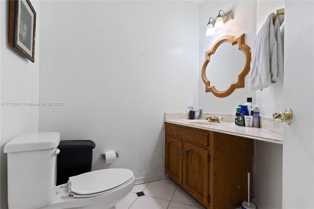 Recently Sold: $199,000 (2 beds, 2 baths, 1402 Square Feet)