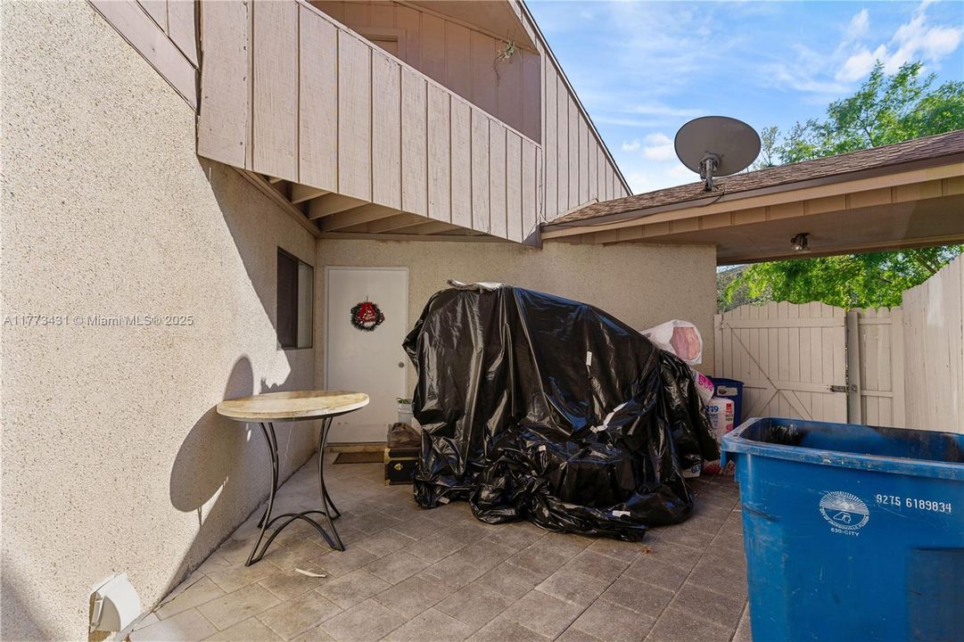 Recently Sold: $199,000 (2 beds, 2 baths, 1402 Square Feet)