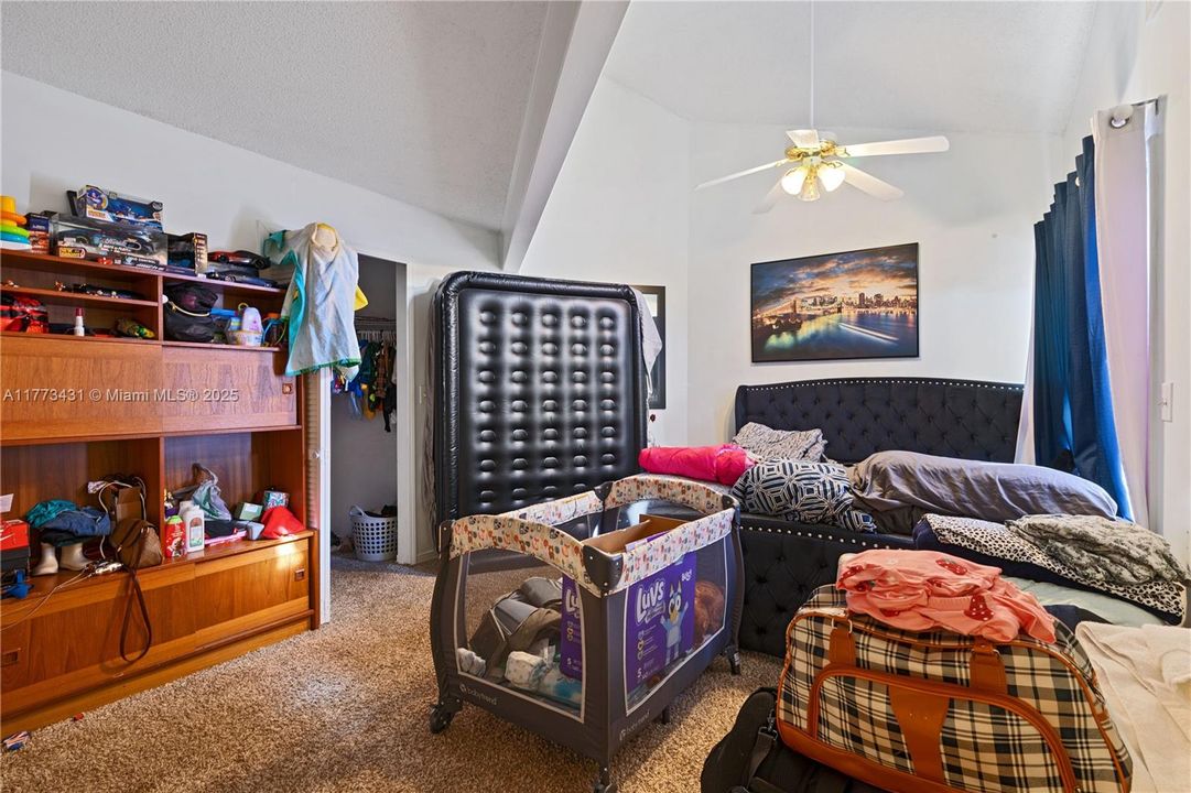 Recently Sold: $199,000 (2 beds, 2 baths, 1402 Square Feet)