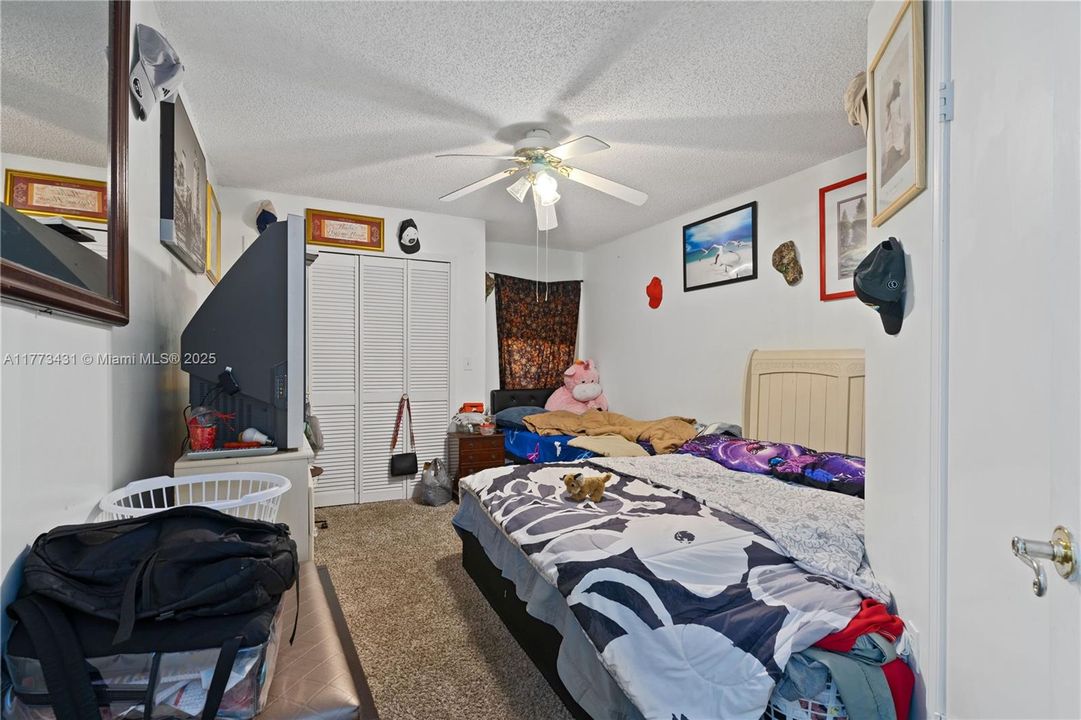 Recently Sold: $199,000 (2 beds, 2 baths, 1402 Square Feet)