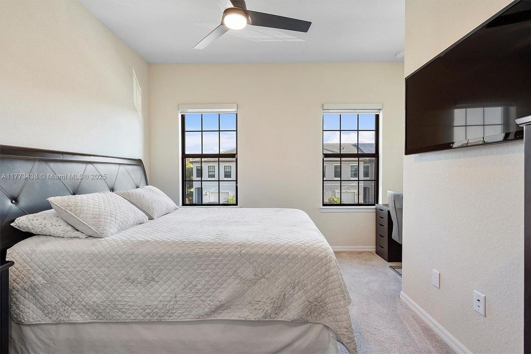 En Venta: $627,500 (3 camas, 2 baños, 1754 Pies cuadrados)