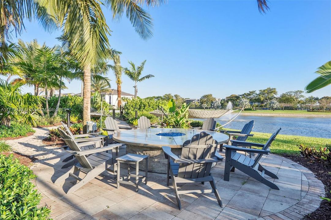 En Venta: $627,500 (3 camas, 2 baños, 1754 Pies cuadrados)