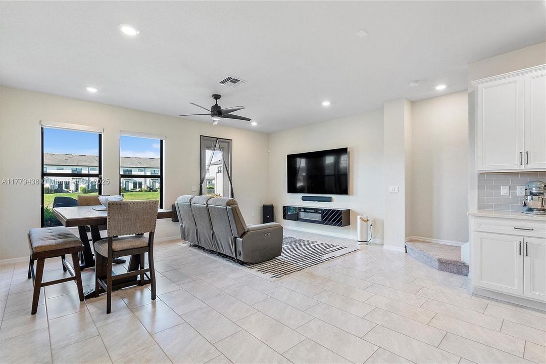 En Venta: $627,500 (3 camas, 2 baños, 1754 Pies cuadrados)