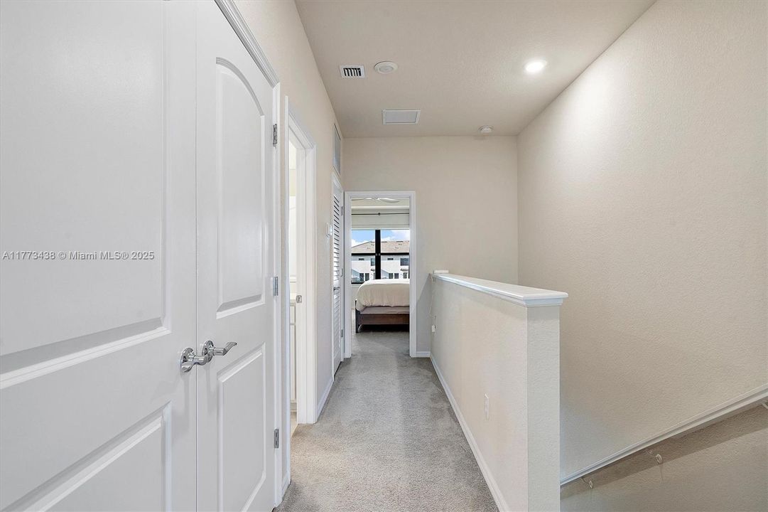 En Venta: $627,500 (3 camas, 2 baños, 1754 Pies cuadrados)