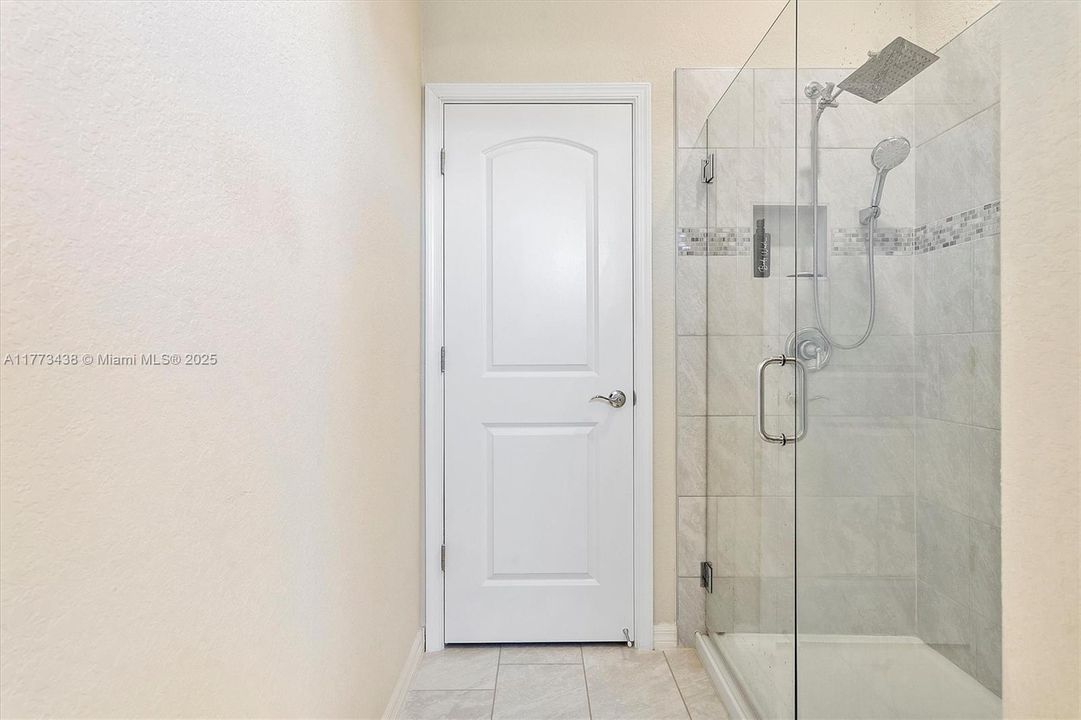 En Venta: $627,500 (3 camas, 2 baños, 1754 Pies cuadrados)