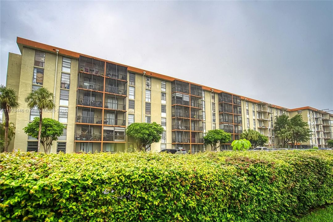 最近租的: $1,600 (1 贝兹, 1 浴室, 728 平方英尺)