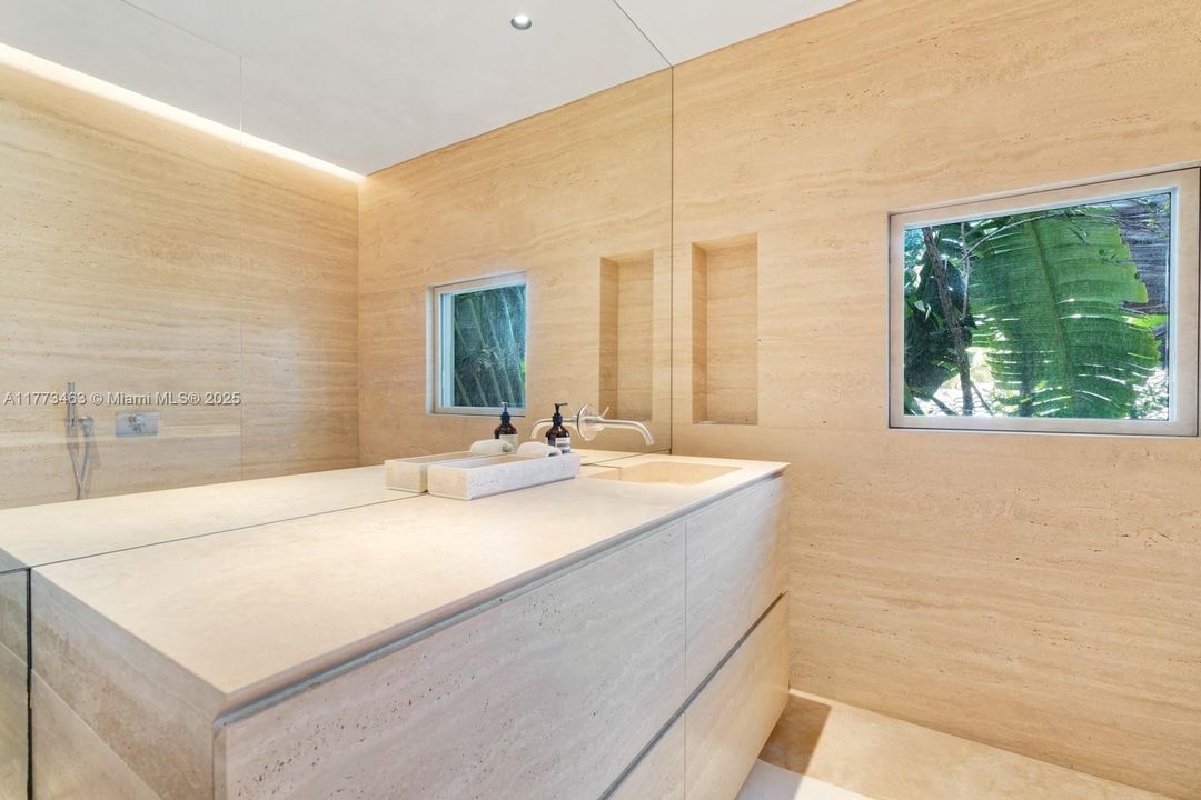 En Venta: $26,900,000 (6 camas, 6 baños, 6096 Pies cuadrados)