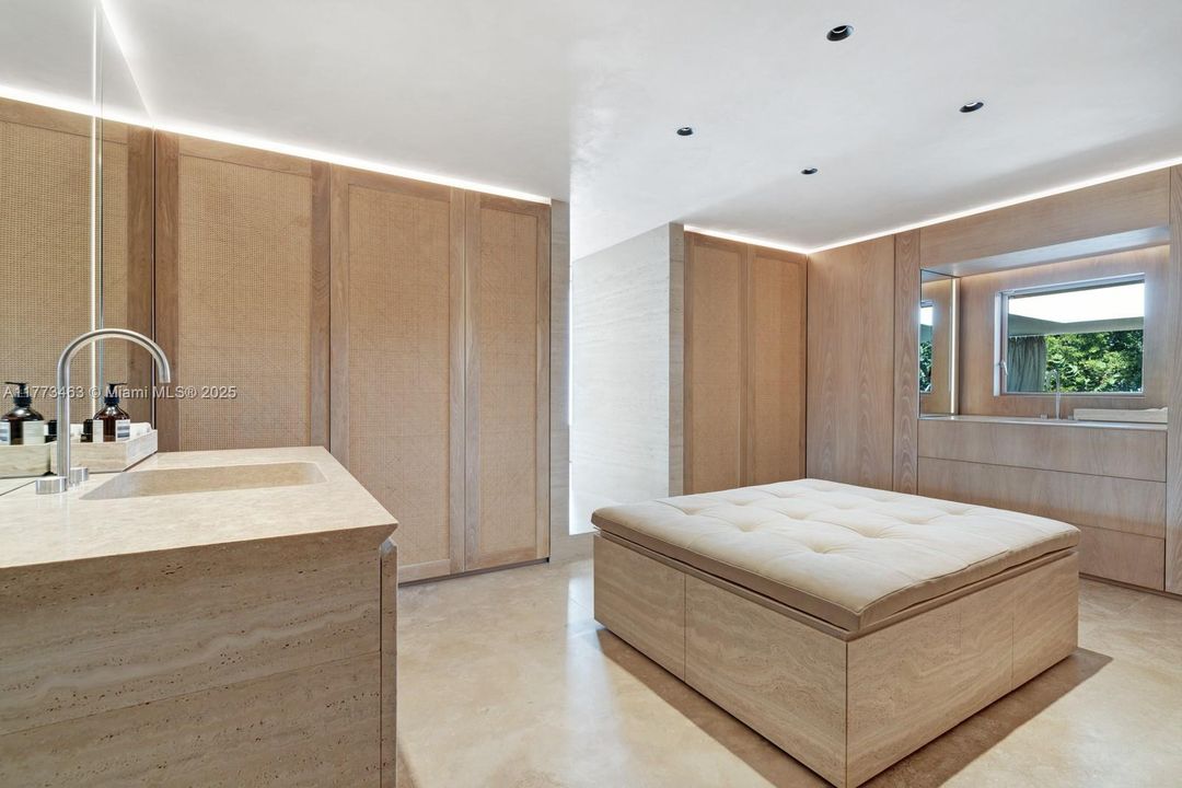 En Venta: $26,900,000 (6 camas, 6 baños, 6096 Pies cuadrados)