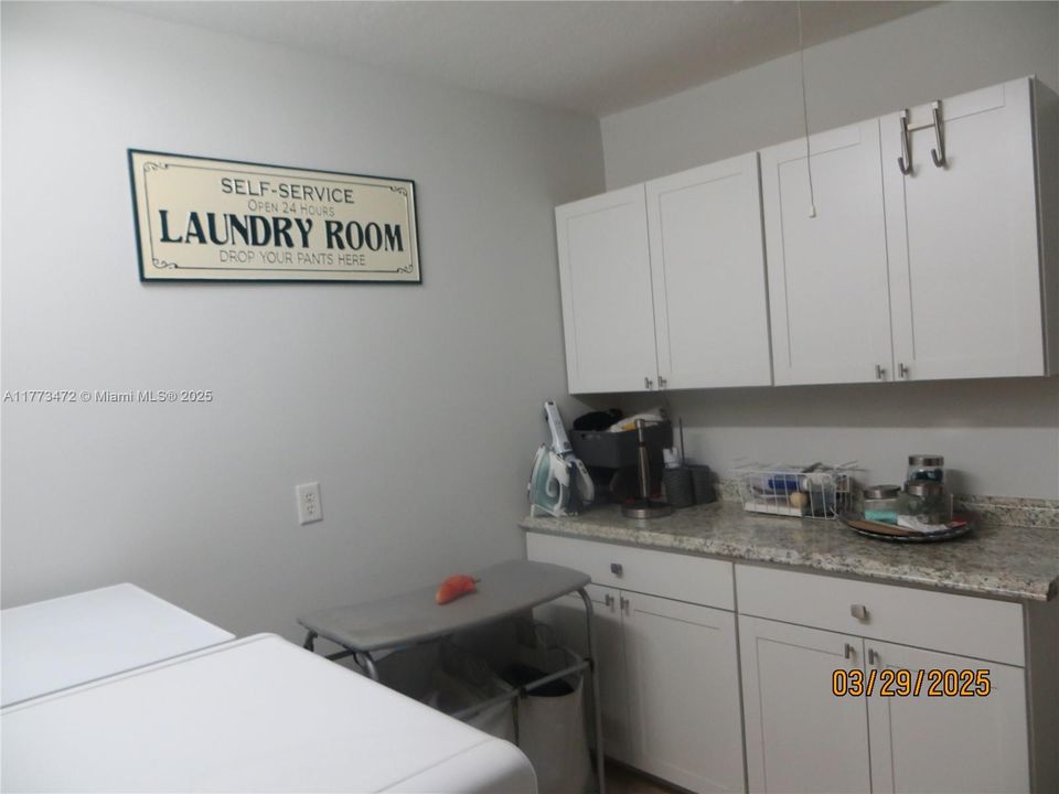 Vendido Recientemente: $340,000 (3 camas, 2 baños, 1410 Pies cuadrados)