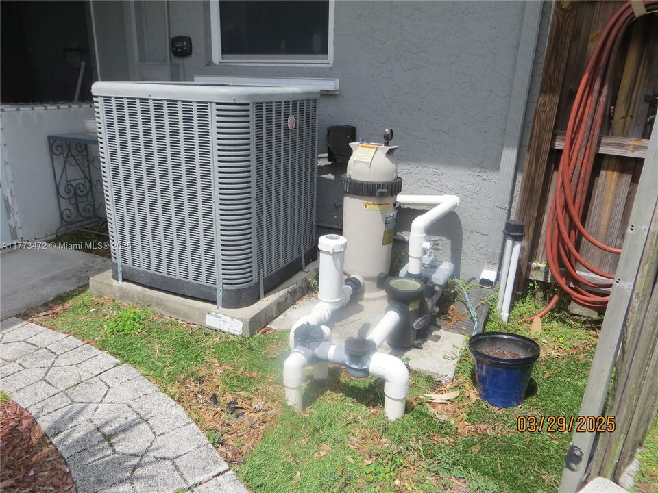 Vendido Recientemente: $340,000 (3 camas, 2 baños, 1410 Pies cuadrados)