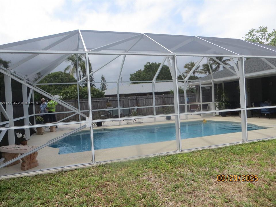 Vendido Recientemente: $340,000 (3 camas, 2 baños, 1410 Pies cuadrados)