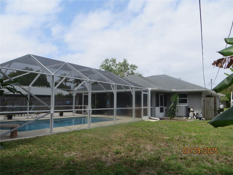 Vendido Recientemente: $340,000 (3 camas, 2 baños, 1410 Pies cuadrados)