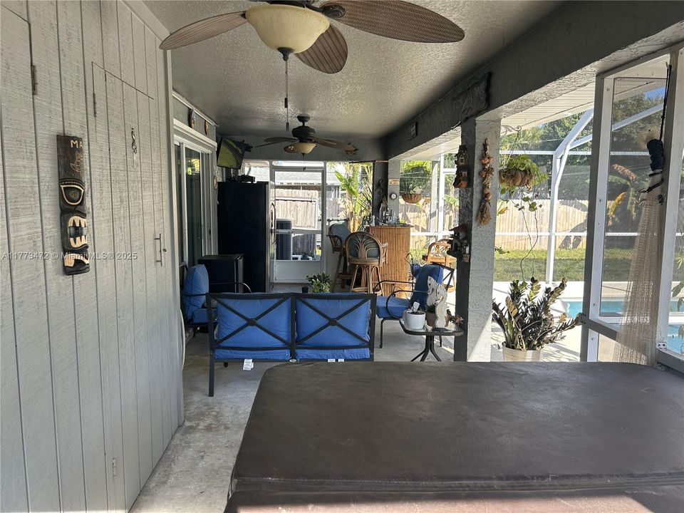 Vendido Recientemente: $340,000 (3 camas, 2 baños, 1410 Pies cuadrados)