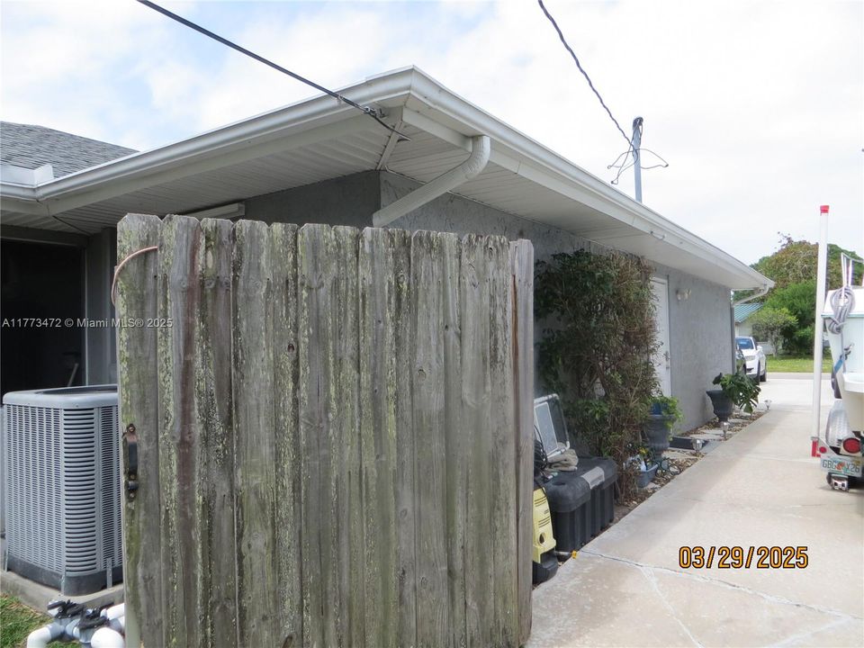 Vendido Recientemente: $340,000 (3 camas, 2 baños, 1410 Pies cuadrados)