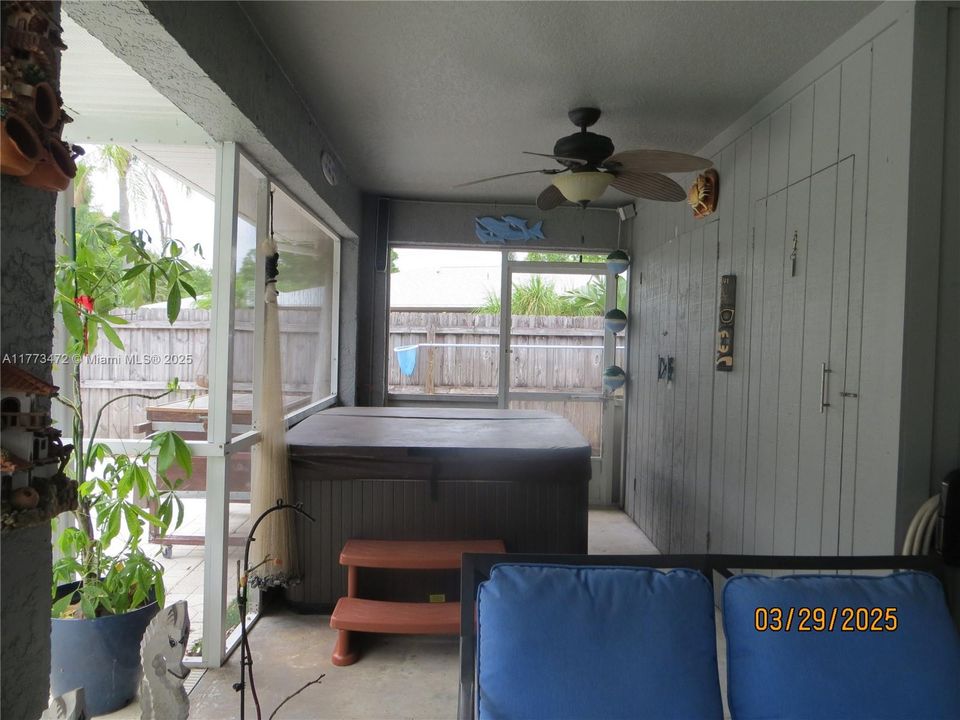 Vendido Recientemente: $340,000 (3 camas, 2 baños, 1410 Pies cuadrados)