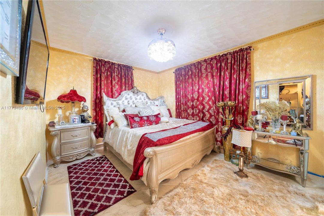 Recently Sold: $900,000 (4 beds, 4 baths, 4117 Square Feet)