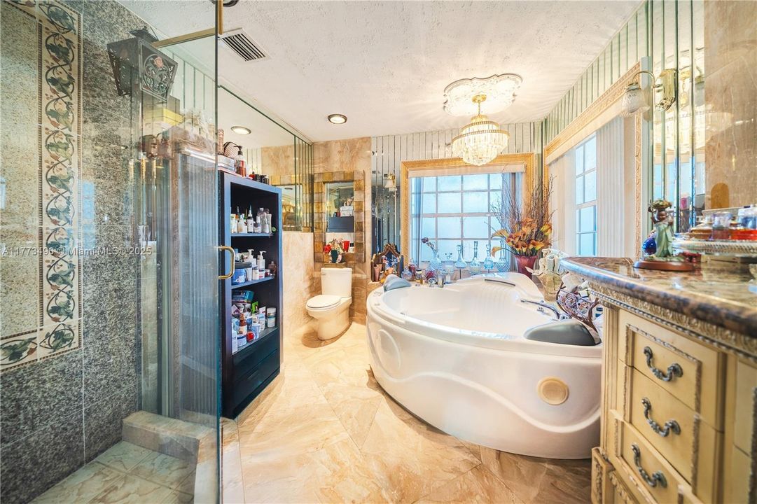 Recently Sold: $900,000 (4 beds, 4 baths, 4117 Square Feet)