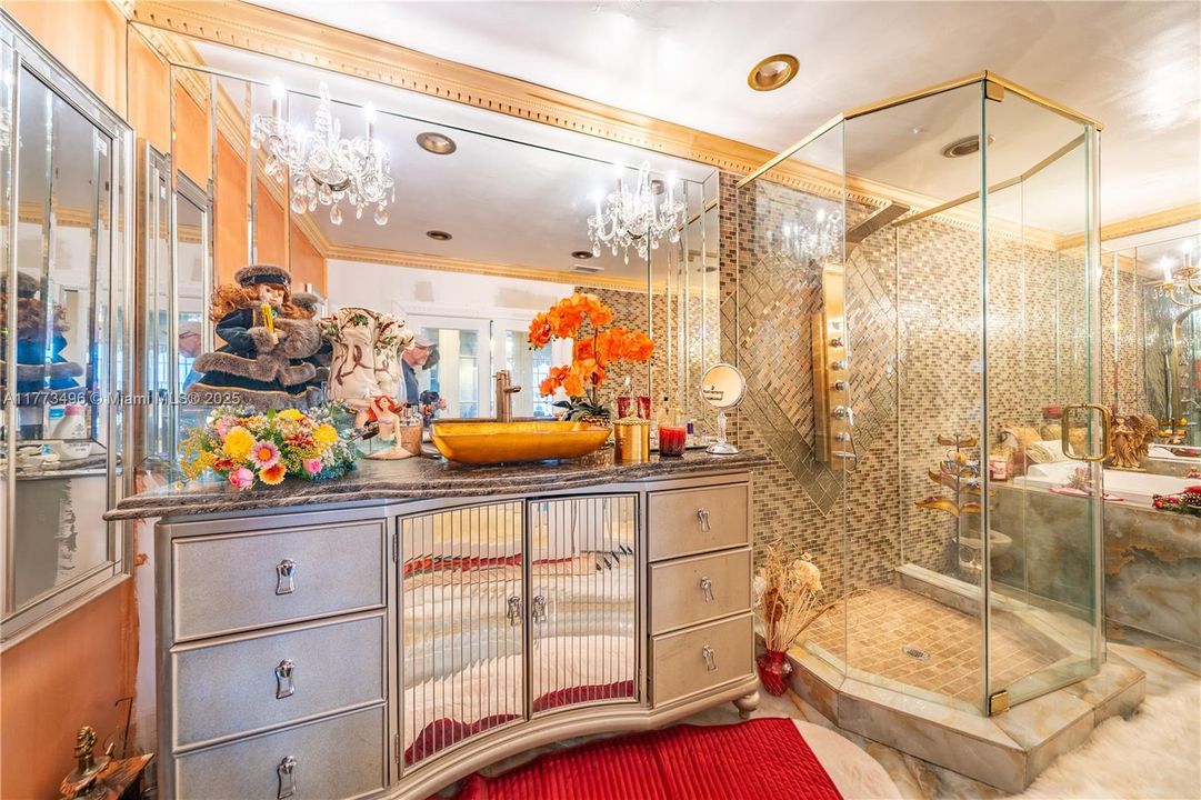 Recently Sold: $900,000 (4 beds, 4 baths, 4117 Square Feet)