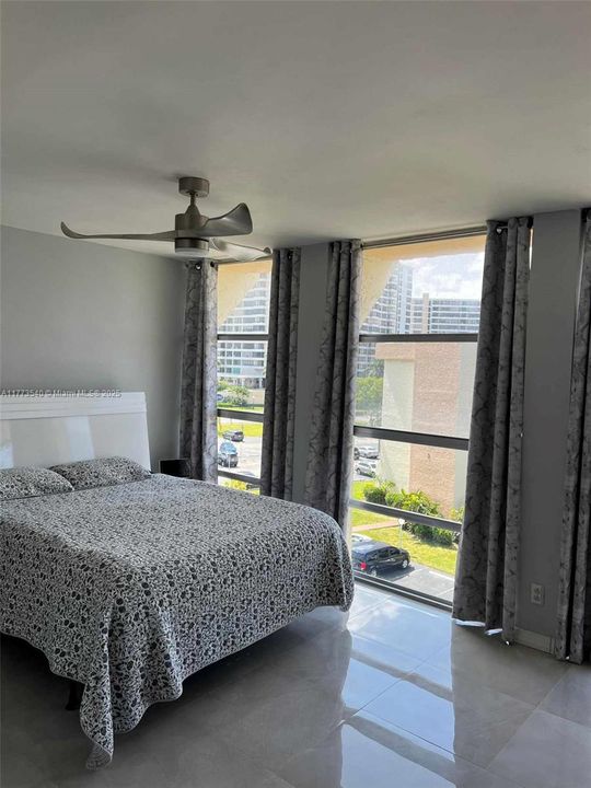 Recently Rented: $2,200 (2 beds, 1 baths, 924 Square Feet)