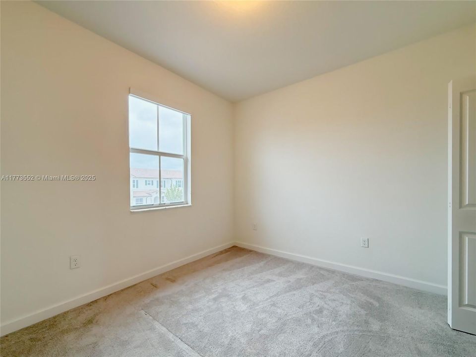 Недавно арендовано: $3,000 (3 спален, 3 ванн, 1331 Квадратных фут)