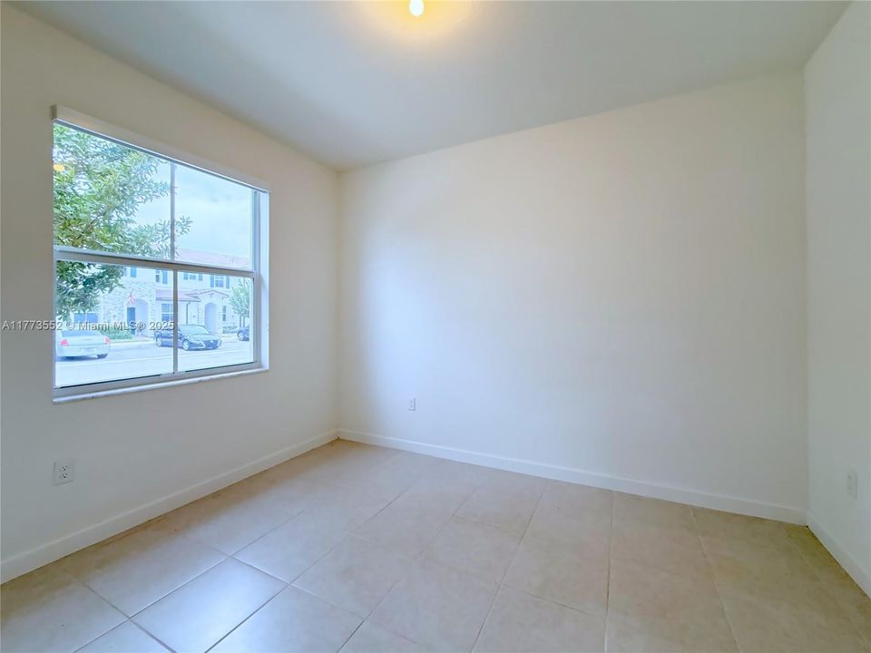 Недавно арендовано: $3,000 (3 спален, 3 ванн, 1331 Квадратных фут)