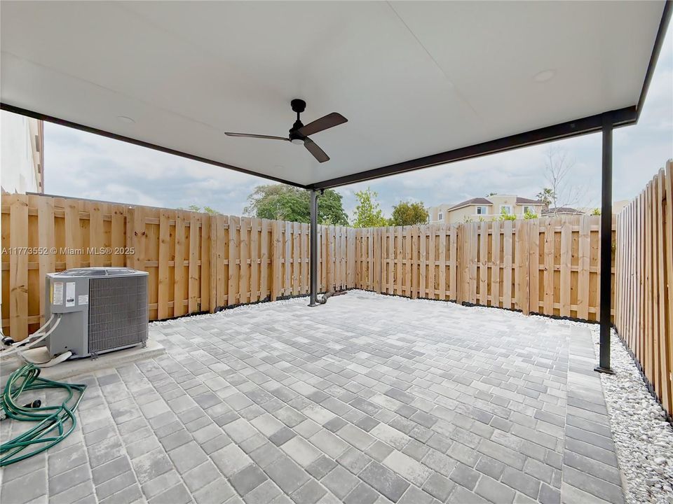 Недавно арендовано: $3,000 (3 спален, 3 ванн, 1331 Квадратных фут)