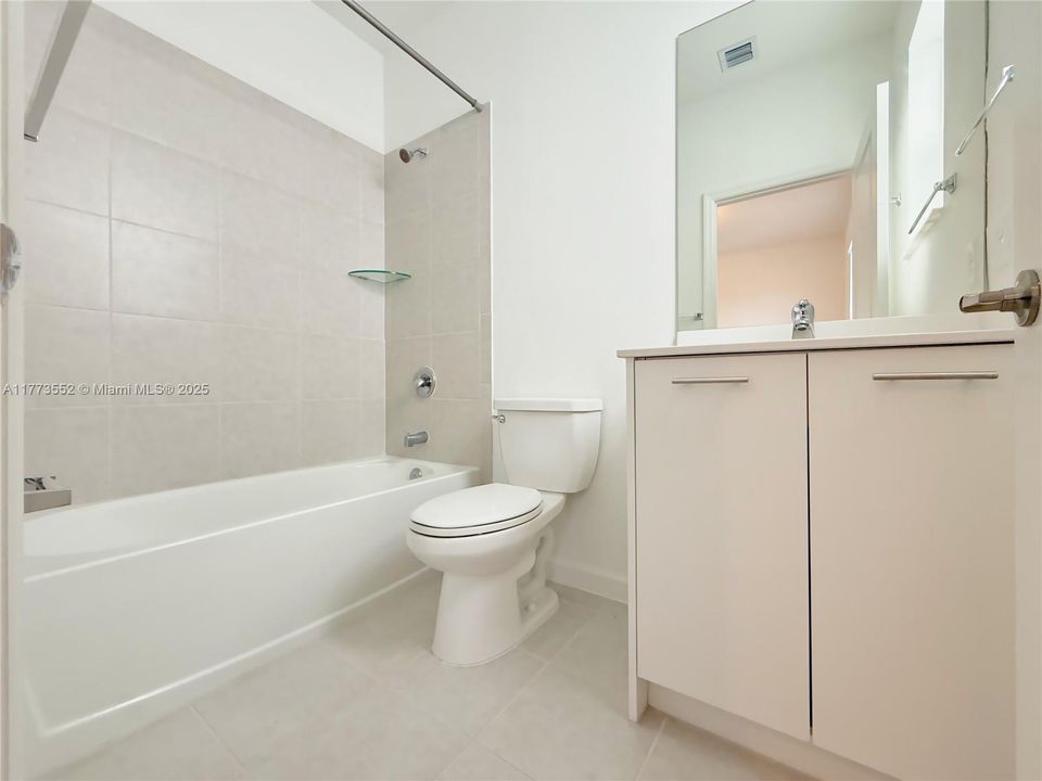 Недавно арендовано: $3,000 (3 спален, 3 ванн, 1331 Квадратных фут)