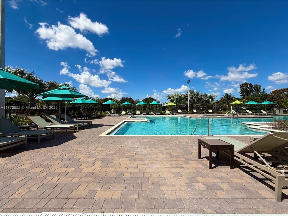 Недавно арендовано: $3,000 (3 спален, 3 ванн, 1331 Квадратных фут)