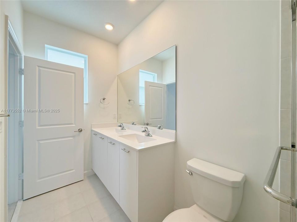 Недавно арендовано: $3,000 (3 спален, 3 ванн, 1331 Квадратных фут)