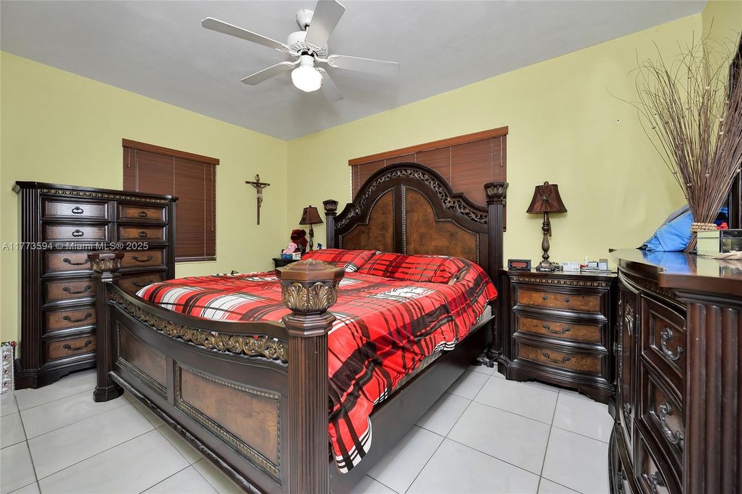 最近售出: $625,000 (0 贝兹, 0 浴室, 1508 平方英尺)