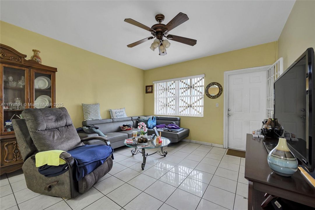 最近售出: $625,000 (0 贝兹, 0 浴室, 1508 平方英尺)