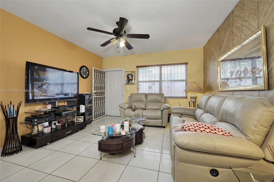 最近售出: $625,000 (0 贝兹, 0 浴室, 1508 平方英尺)