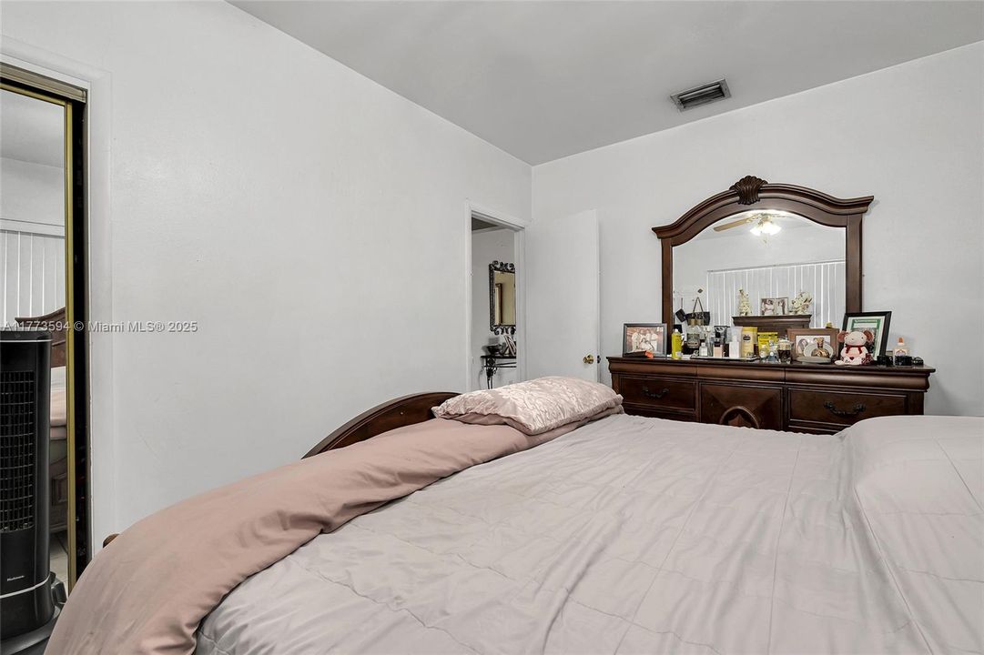 最近售出: $625,000 (0 贝兹, 0 浴室, 1508 平方英尺)