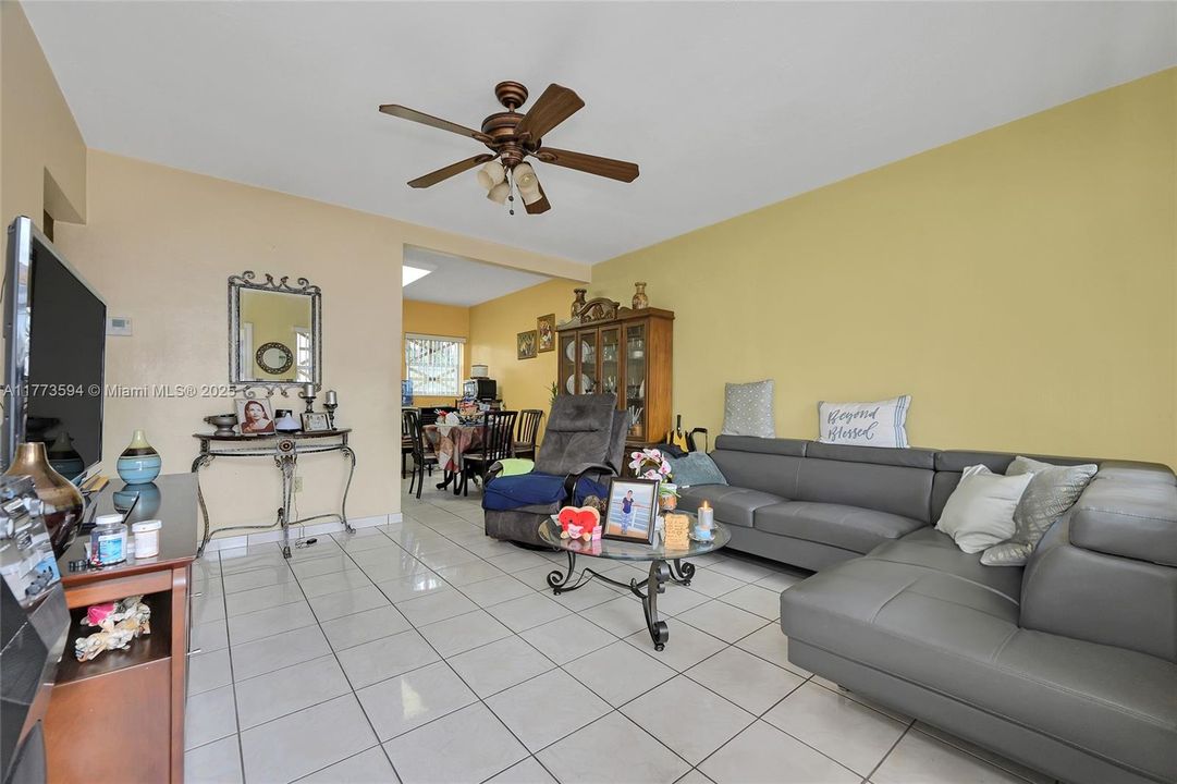 最近售出: $625,000 (0 贝兹, 0 浴室, 1508 平方英尺)