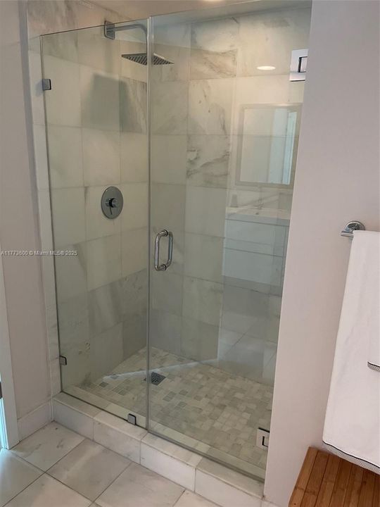 最近租的: $4,100 (2 贝兹, 2 浴室, 986 平方英尺)