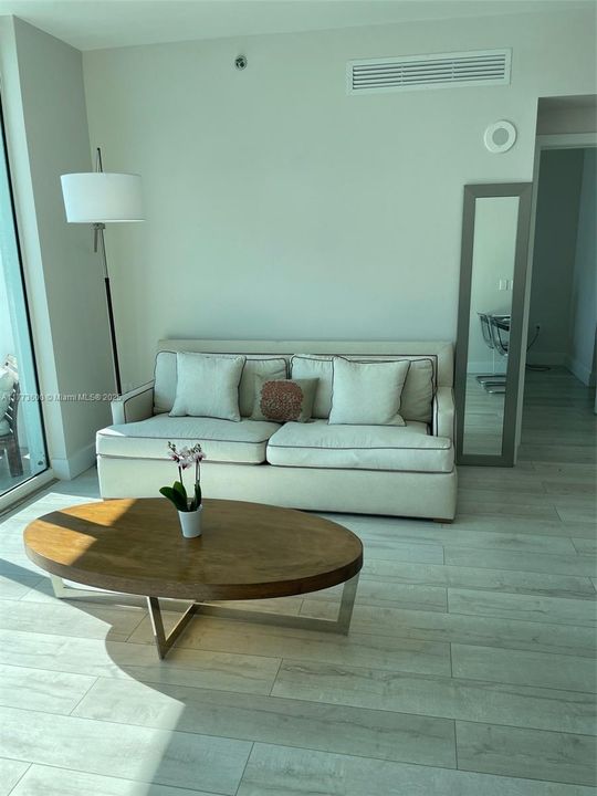 最近租的: $4,100 (2 贝兹, 2 浴室, 986 平方英尺)