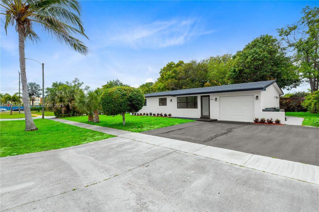 Недавно продано: $465,000 (3 спален, 2 ванн, 1102 Квадратных фут)