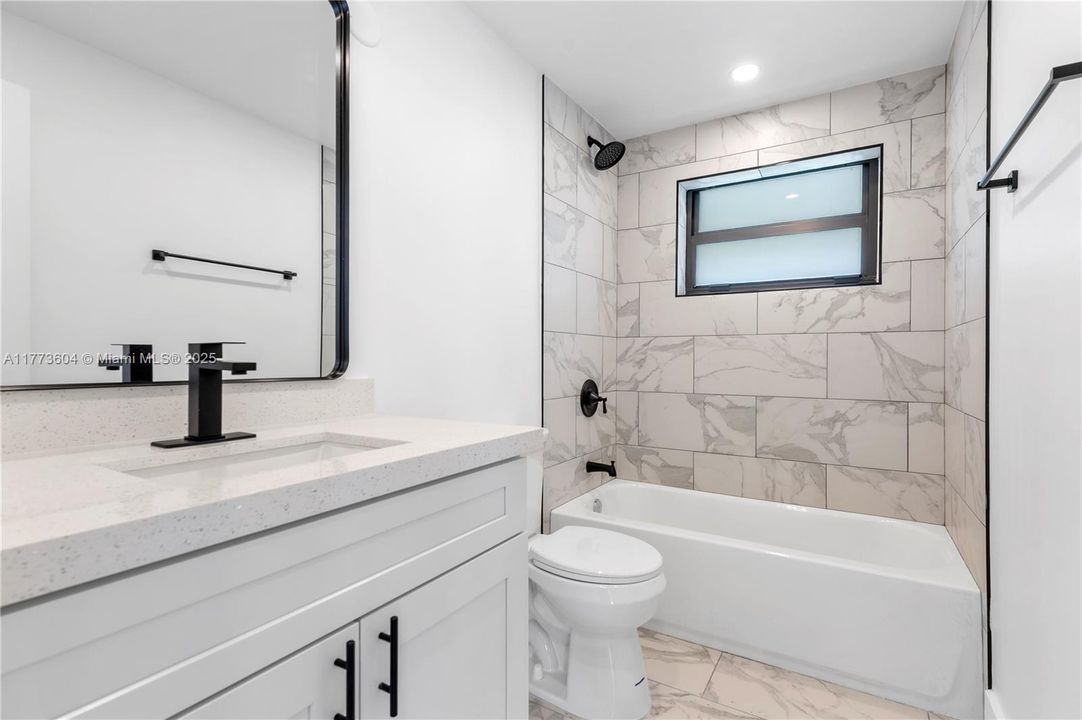 Недавно продано: $465,000 (3 спален, 2 ванн, 1102 Квадратных фут)