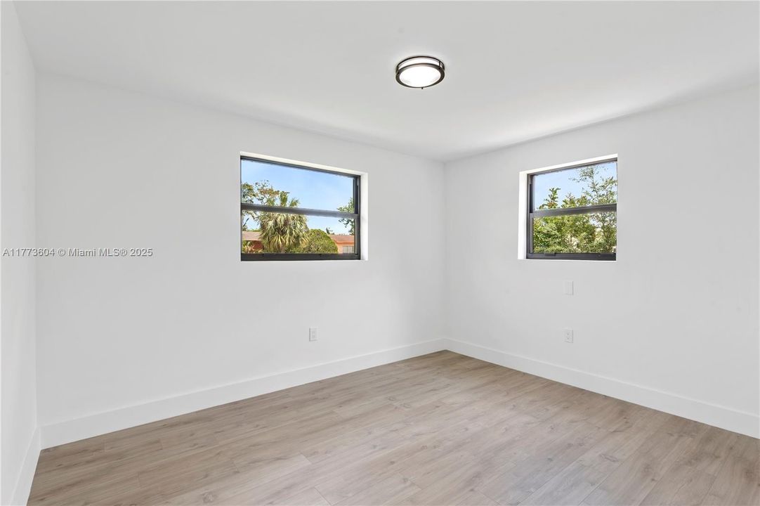 Недавно продано: $465,000 (3 спален, 2 ванн, 1102 Квадратных фут)